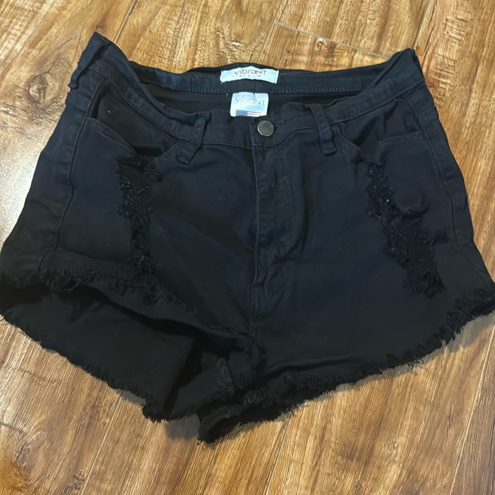 Vibrant Miu black denim shorts